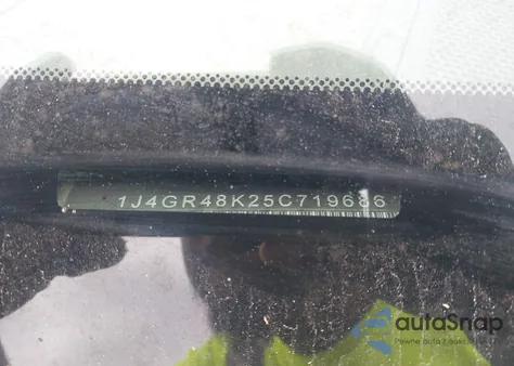 2005 Jeep Grand Cherokee Laredo z USA, uszkodzony, nr VIN 1J4GR48K25C719686